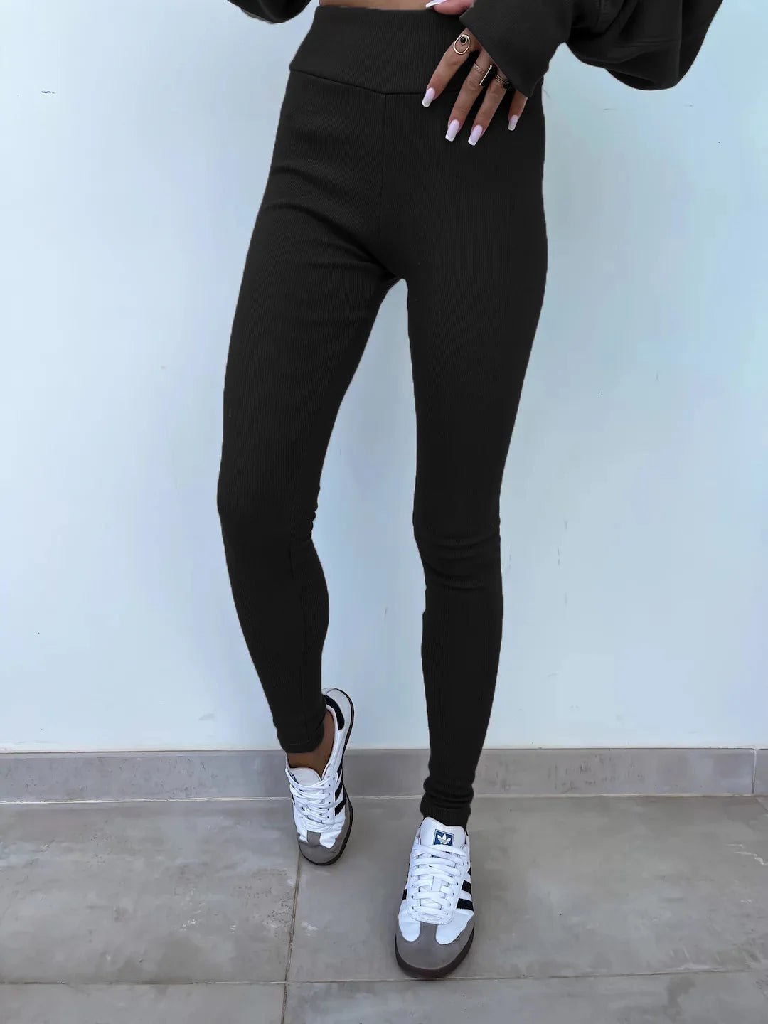 Trendy Two-Piece Tracksuit – Comfortable & Stylish - Luxepulse