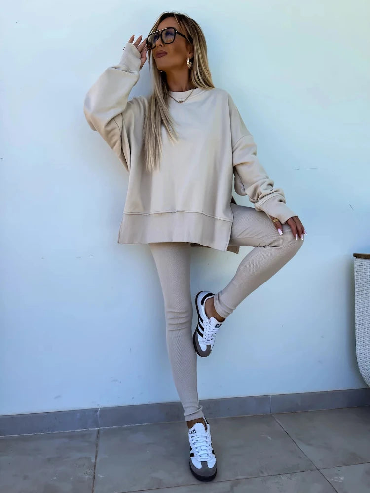 Trendy Two-Piece Tracksuit – Comfortable & Stylish - Luxepulse