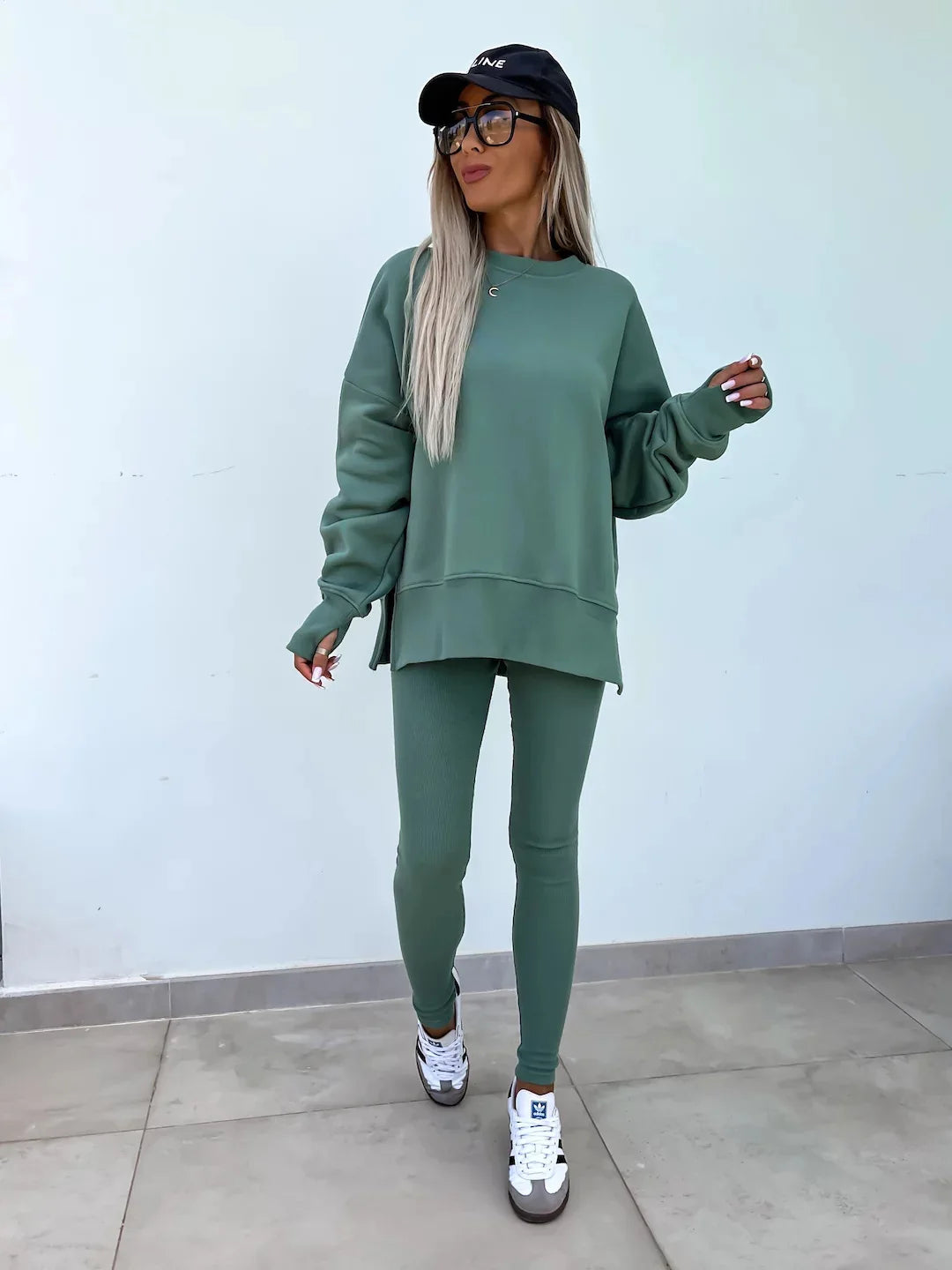 Trendy Two-Piece Tracksuit – Comfortable & Stylish - Luxepulse