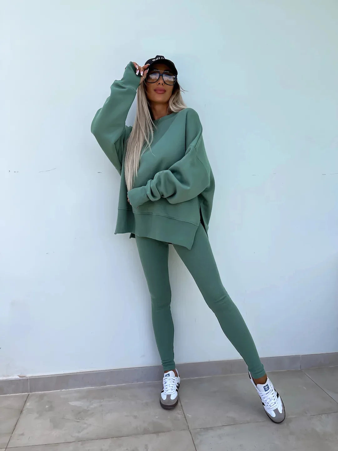 Trendy Two-Piece Tracksuit – Comfortable & Stylish - Luxepulse