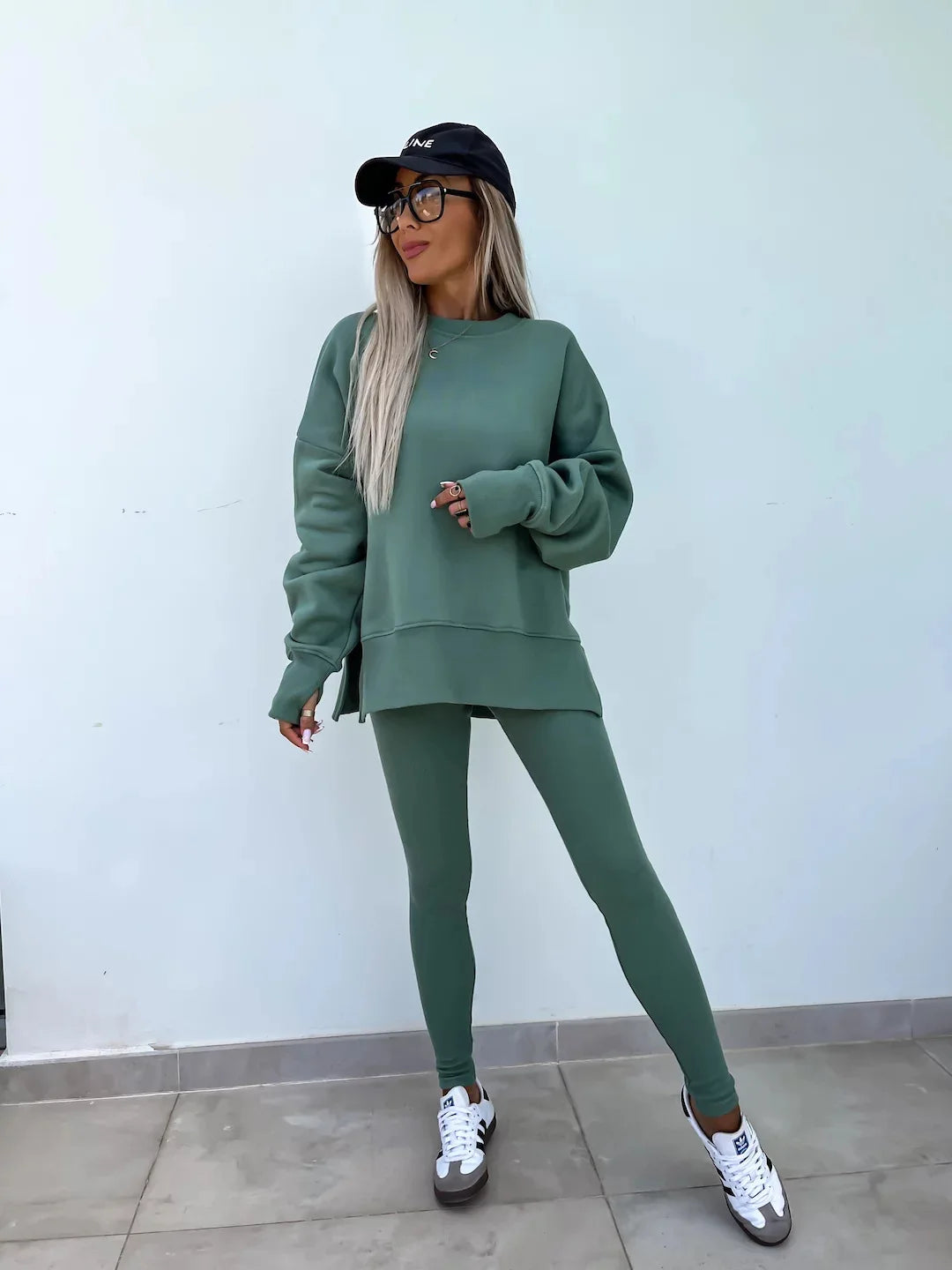 Trendy Two-Piece Tracksuit – Comfortable & Stylish - Luxepulse