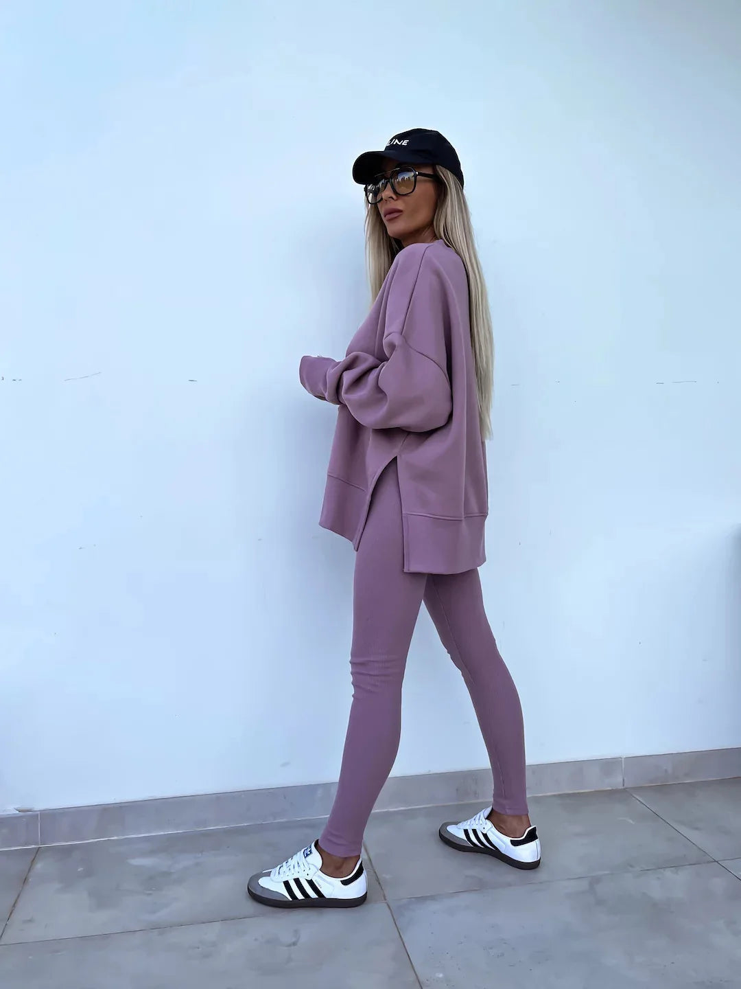 Trendy Two-Piece Tracksuit – Comfortable & Stylish - Luxepulse