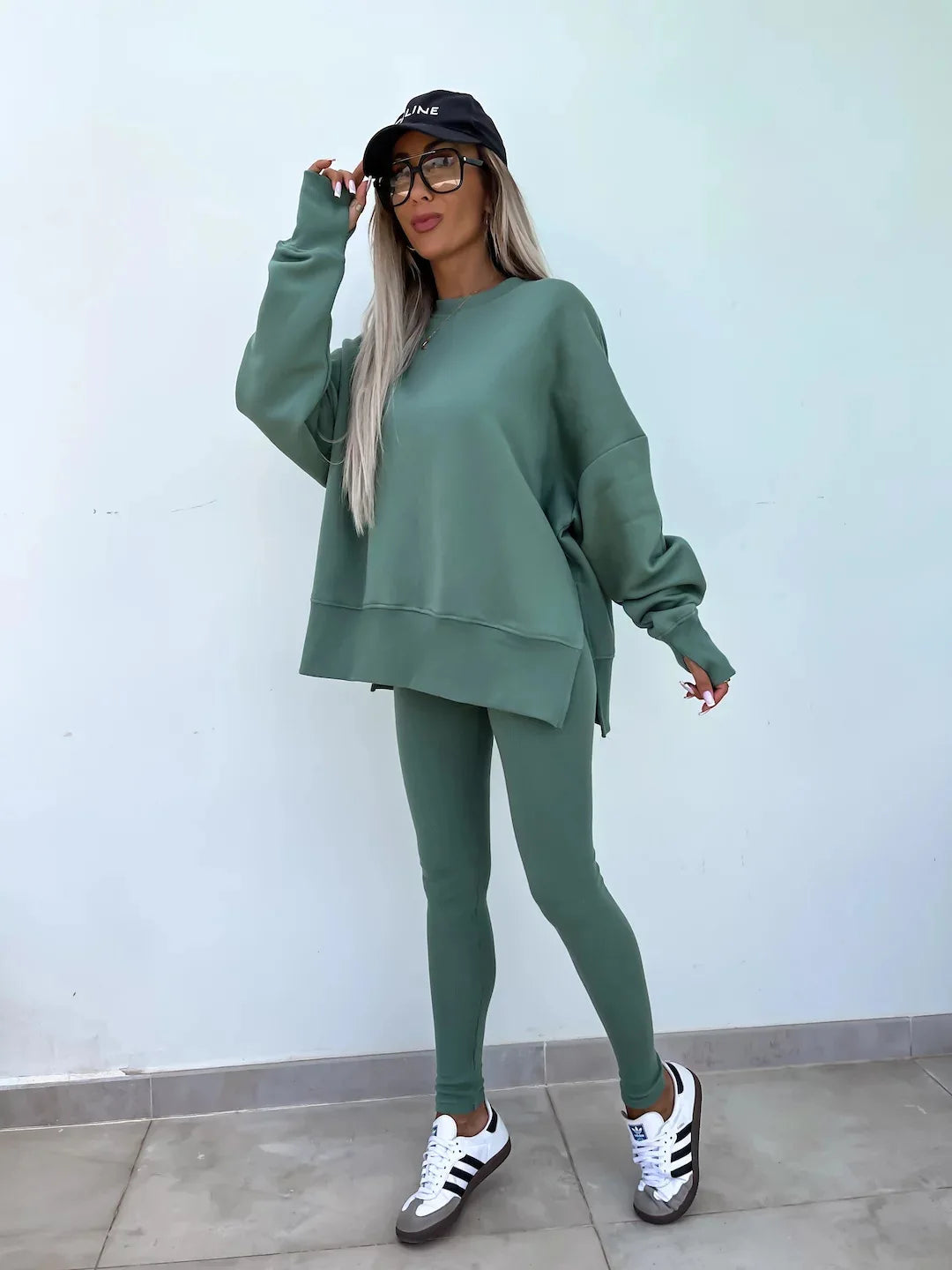 Trendy Two-Piece Tracksuit – Comfortable & Stylish - Luxepulse