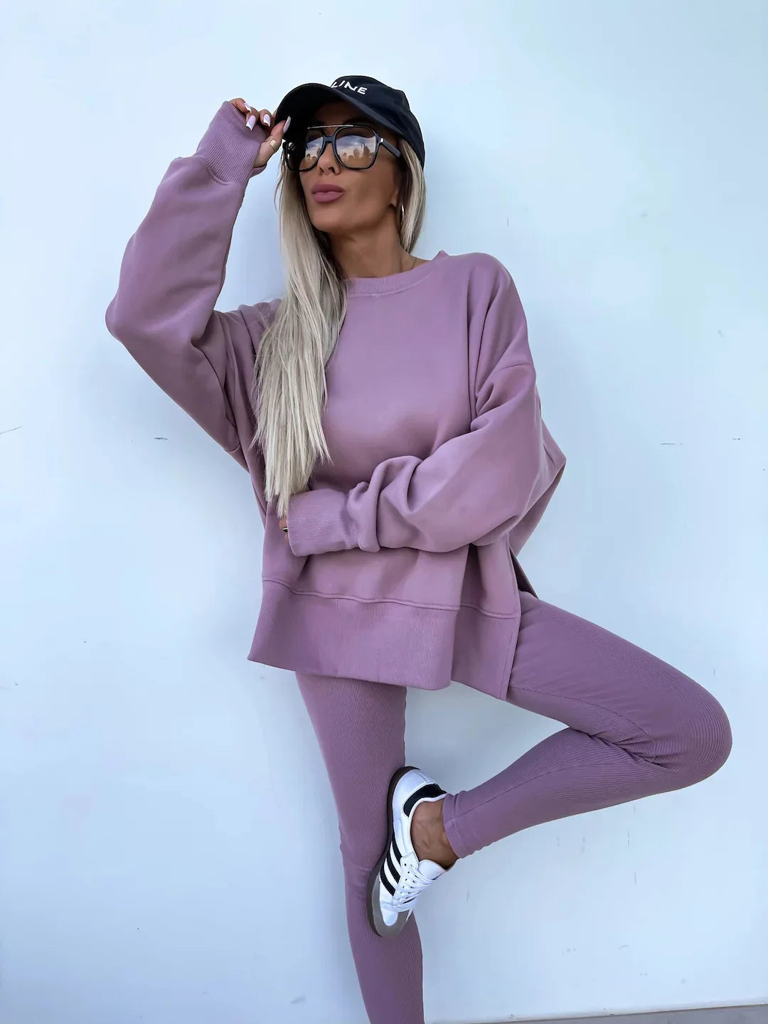 Trendy Two-Piece Tracksuit – Comfortable & Stylish - Luxepulse