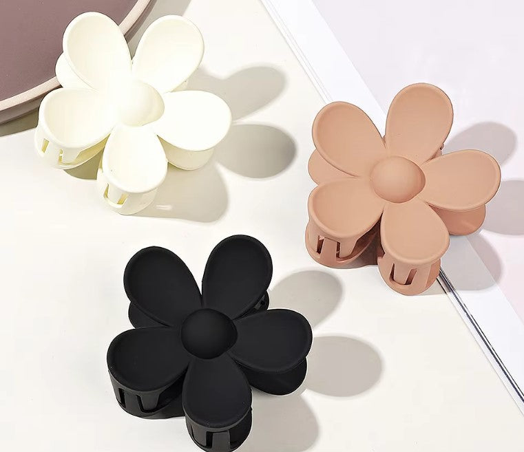 3Pcs Women’s Fashion Flower Hair Claw Clips – Stylish and Secure Hair Accessories - Luxepulse