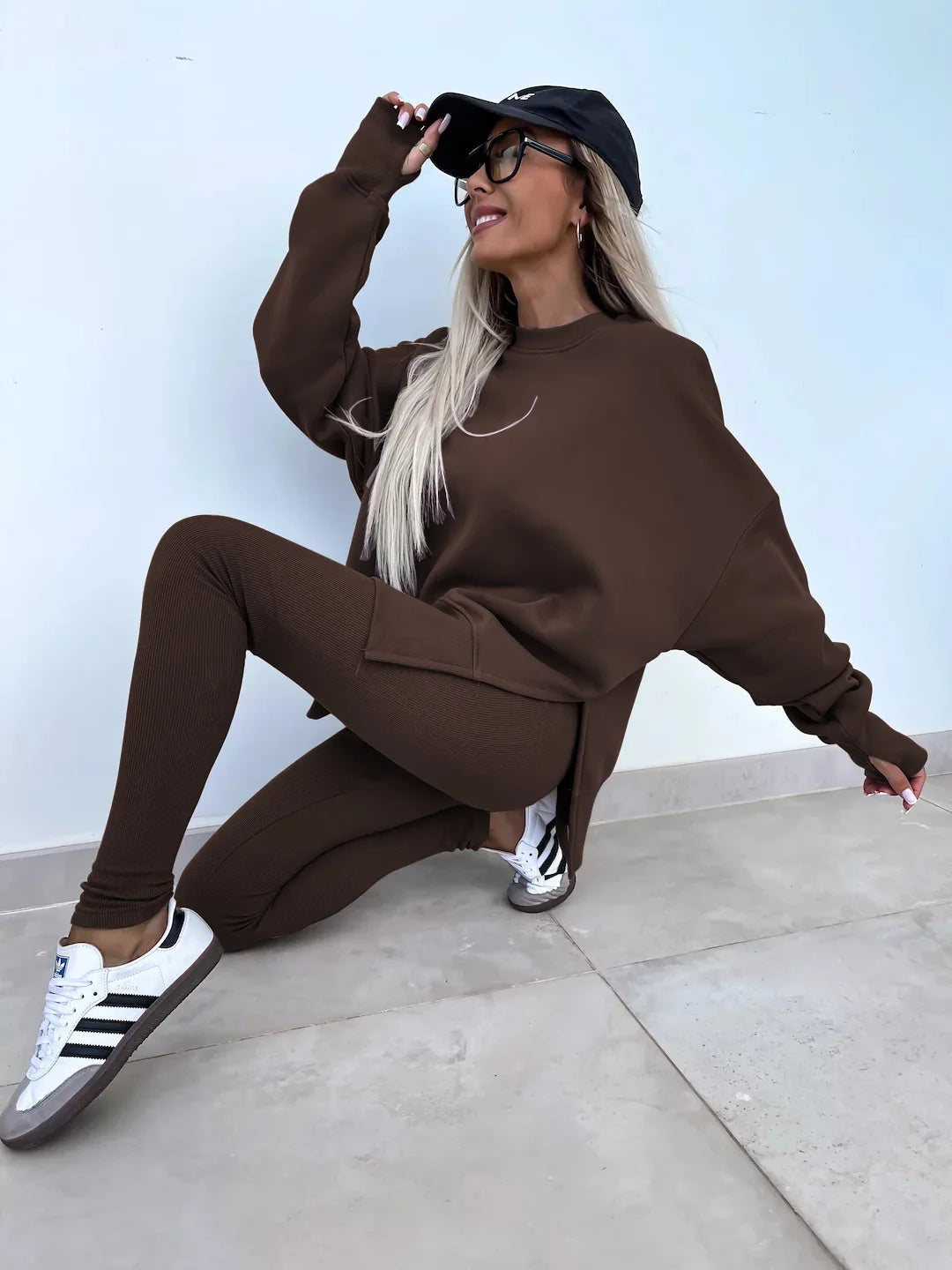 Trendy Two-Piece Tracksuit – Comfortable & Stylish - Luxepulse