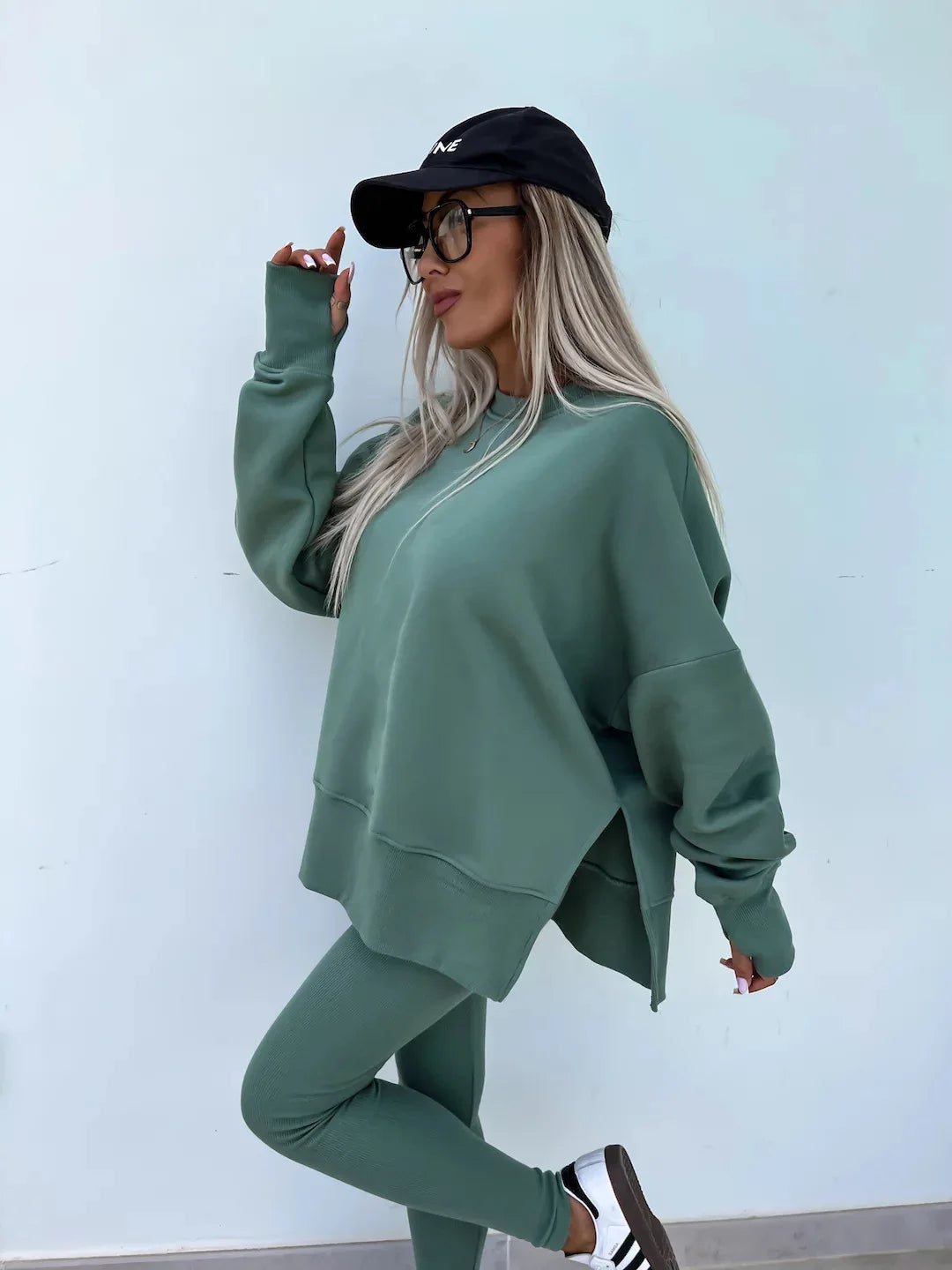 Trendy Two-Piece Tracksuit – Comfortable & Stylish - Luxepulse